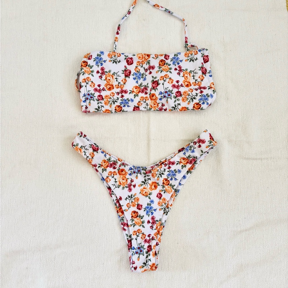 NWOT Cupshe backless stringy cute cheeky Floral Bikini Set vacation beach